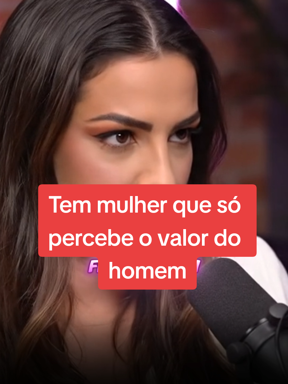 Tem mulher que só percebe o valor do homem quando já perdeu. Mas aí, amiga… é tarde. Valoriza antes que vire saudade. #BiancaValverdeOficial #MulherEsperta #RelacionamentoReal #ValorizeQuemTeAma #CaiNaReal 