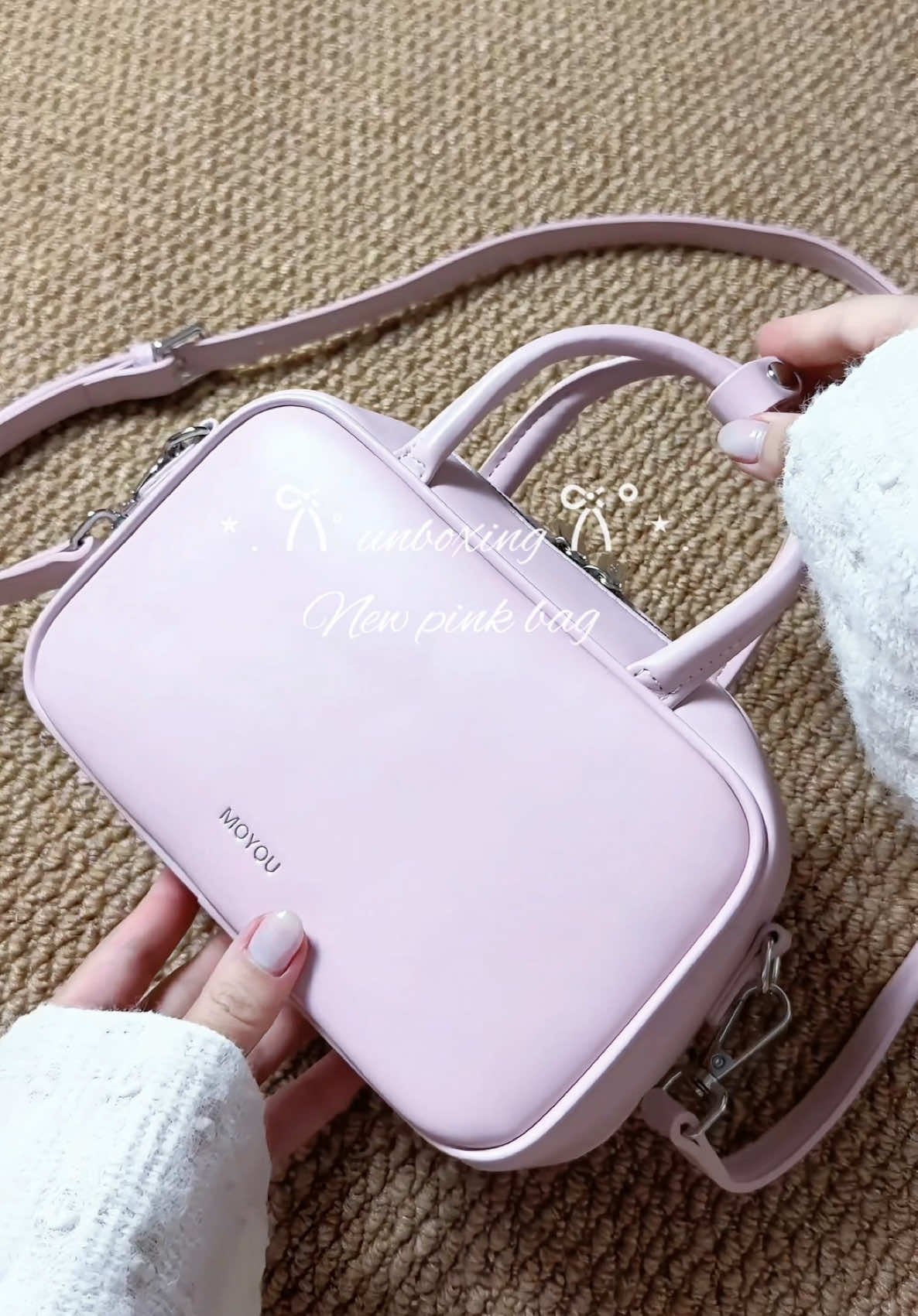 Túi form này vừa truyền thống mà vừa hiện đại ý, xinh lémmmm ˚.🎀༘⋆ #goctucuamee #review #moyou #pinkbag #unboxing #tuihop 