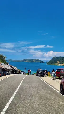 Berlama2 juga betah di sini nih gaess 🤩💕 Puncak Mandeh Raja Ampatnya Sumbar #sumbar #rancakbana #alamsumbar #sumbarrancak #fypppp #wisatamandeh #puncakmandeh #pulaumandeh 