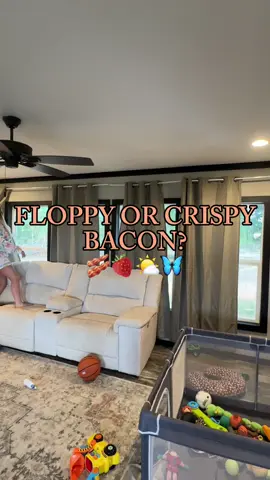I prefer floppy and Zach likes crispy 🥓 #fyp #breakfast #MomsofTikTok #cooking #contentcreator 