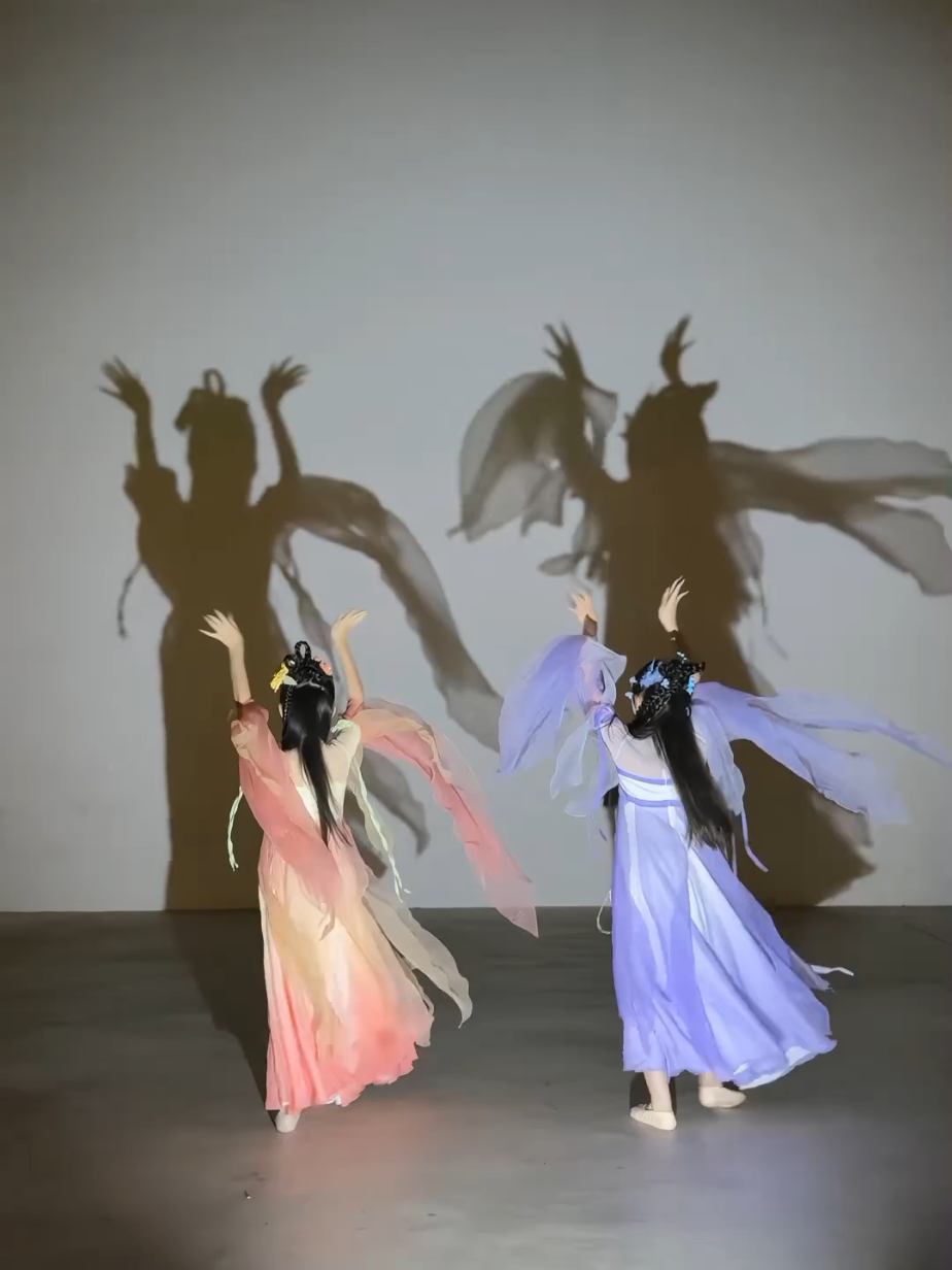 múa cổ trang soi bóng đẹp #múacổtrang #cổtrang #hanfu汉服 #mynhancotrang #舞蹈 #古典舞 #mynhantrungquoc 