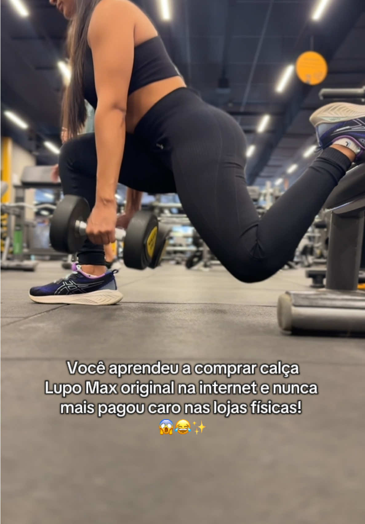 Amiga sabe quanto custa uma perfeição dessa na loja físicaaa?? Kkkkk 💅 #calçalupo #academia 