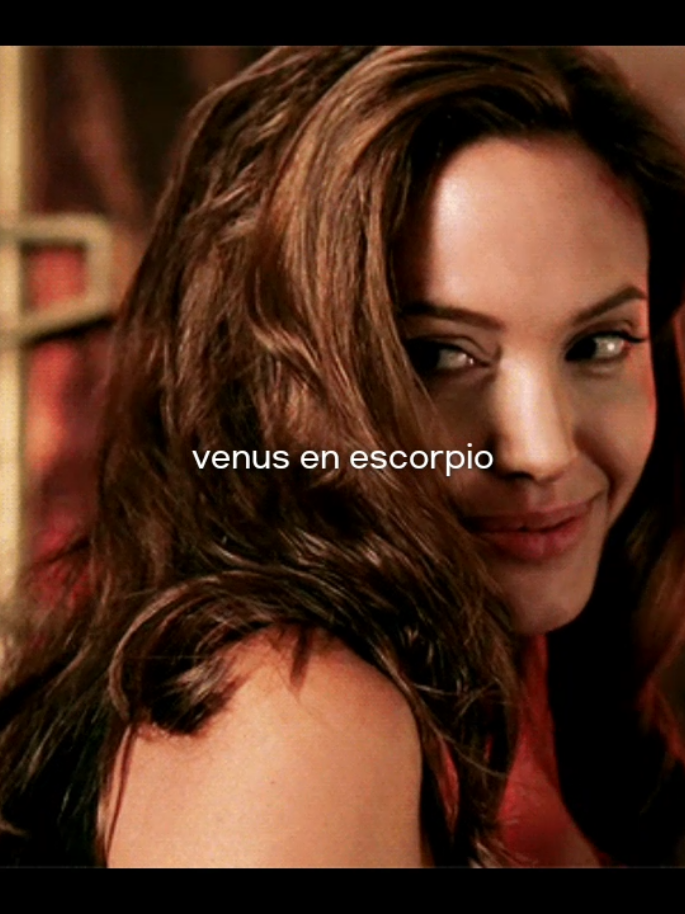 Amas con la intensidad de mil soles, las traiciones te duelen en el alma, tú aura seduce a los demás tan solo con tu presencia.  #escorpio #venus #astrologia #astrology #exilio 