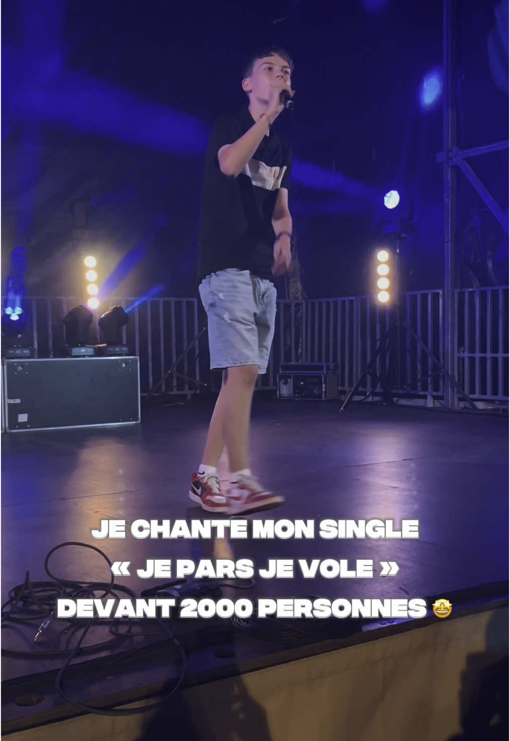 Merciiiiiiii 🔥🫶🏻 J’ai vécu un moment incroyable en chantant mon premier single devant vous juste avant le feu d’artifice de Sarreguemines 🔥🔥🔥 vous étiez environ 2000 et certains ont même repris le refrain avec moi 🤩🤩🤩 Comme dirait ma coach à The Voice kids @larafabianofficial Le meilleur reste à venir ❤️ On se retrouve où cette été???? En attendant vous pouvez retrouver mon single sur toutes les plateformes 📸 @Guillaume Muller #foryou #fyp #pourtoi #thevoicekids #concert #jeparsjevole #merci 