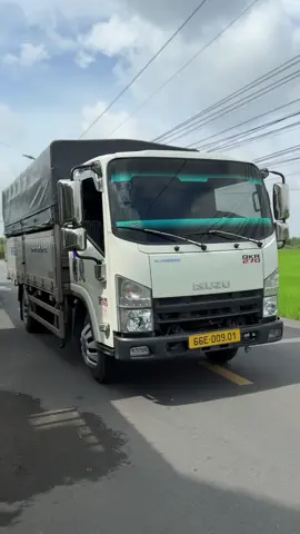 Đá pha 2 cái về thay luôn cặp đèn led🤣  #xh #fyb #vohongquy #vantai #laixe #isuzuqkr270 