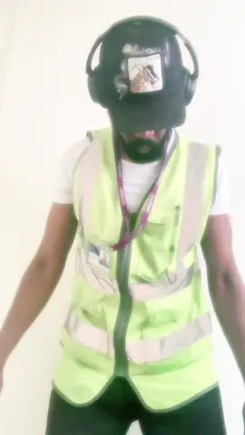 Who said airport was boring ?#aviation #airport #dancechallenge #foryou #fyp 