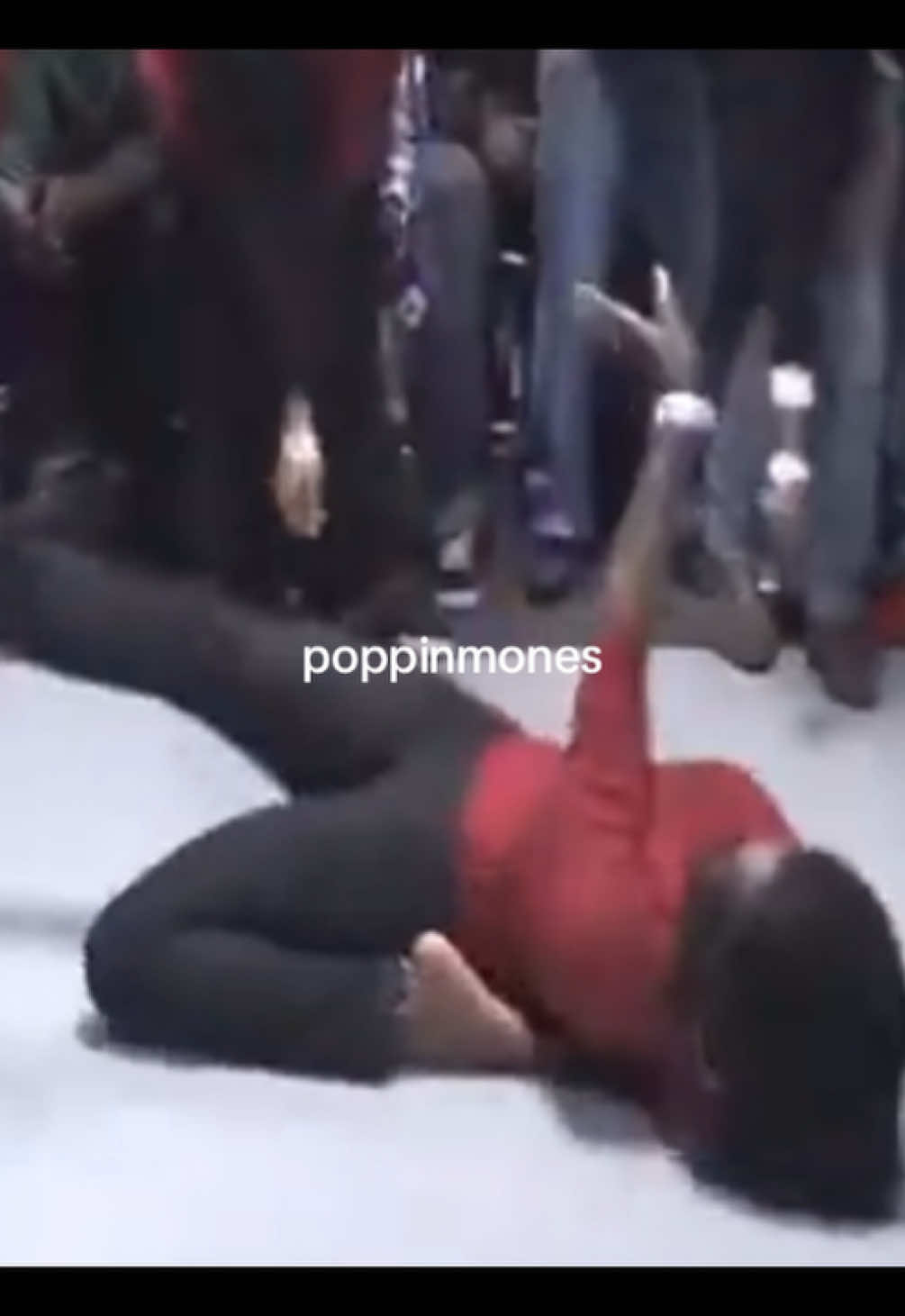 Poppin this thing back! #fyp #vogue #voguing #viral #handperformance 