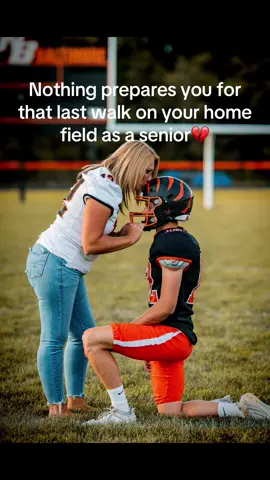 Senior moms, be ready😭 #senior #football #tiktok #fyp #MomsofTikTok 