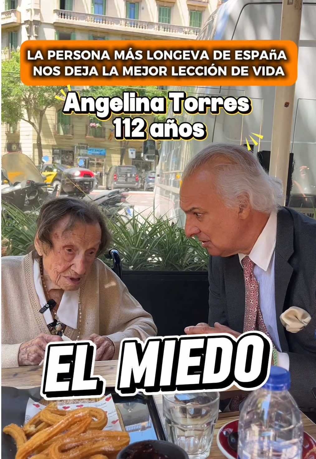👵 Angelina Torres tiene 112 años y es la persona más longeva de España. 🌍 En esta conversación me dio una lección que jamás olvidaré: “Si pudiera, ayudaría a toda la humanidad.” 💖 Con más de un siglo de vida, sigue pensando en los demás, y eso lo dice todo. 👨‍⚕️ Soy el Dr. Manuel de la Peña y cada palabra de Angelina es un regalo para el corazón y para el mundo.