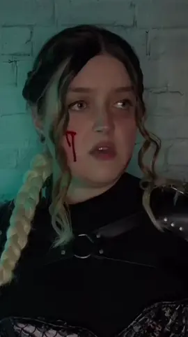 I’m ready for Violet’s villain arc tbh  #book #BookTok #fourthwing #ironflame #onyxstorm #violetsorrengail #fourthwingcosplay #ironflamecosplay #onyxstormcosplay #violetsorrengailcosplay #bookcosplay #fantasy #fantasyromance #romancefantasy #romantasy 
