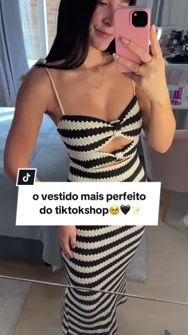 o vestido mais lindo que você vai encontrar no tiktokshop🥹🖤✨ pra comprar é só clicar no carrinho laranja aqui no vídeo #tiktokshopchegou #vestido #tricot #moda #fashion 