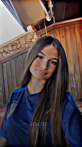 she's from Italy 🇮🇹 😍 #edit #fyp #viralvideos #italy #italia #song #fouryou 