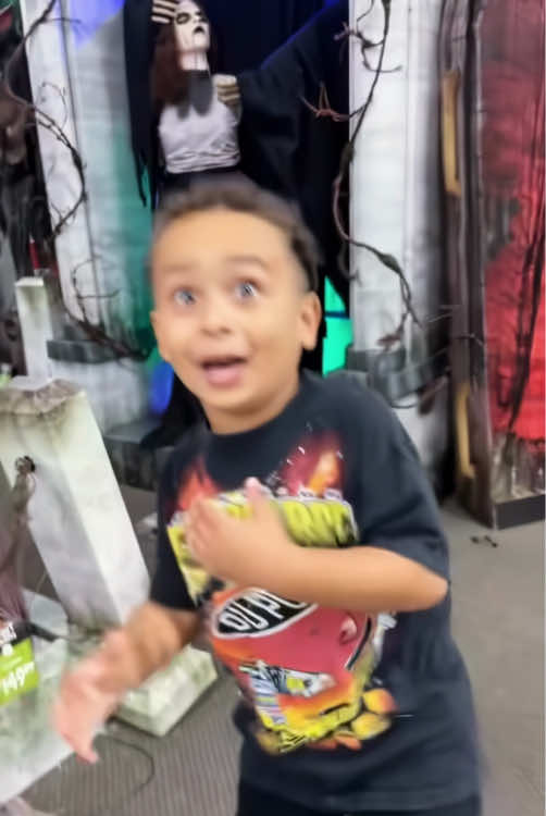 The baby is so scared 😱 #fpyシ #fyp #tiktok #foryou #fun #funnymoments #foryou #funnyprank #scarytiktok 
