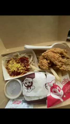 supermeal supremacy ❤️‍🔥 #jollibee #jollibeeph #chickenjoy #fyp #fypシ #fypシ゚viral #fyppppppppppppppppppppppp 