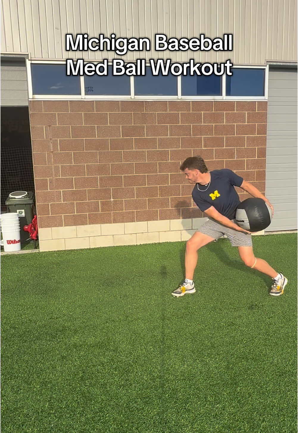 Get explosive💪 #baseball #collegebaseball #michigan #fyp #pitcher #training 