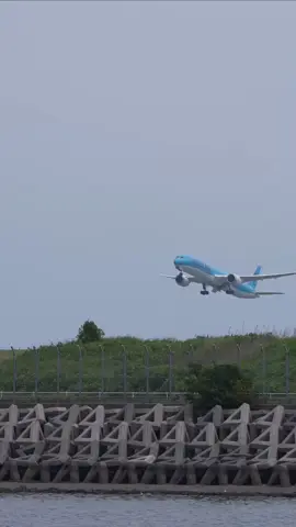 Kalo kangen itu ya ketemu 🙃#koreanair #hanedaairportjapan✈️🇯🇵 #aviation #foryou 