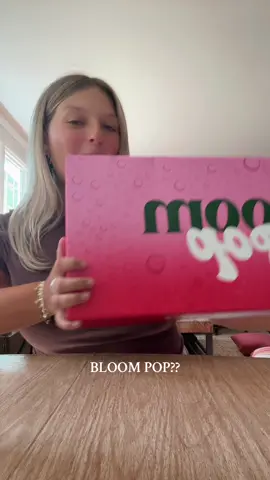@Bloom Nutrition oh my gosh!!🙈🩷💅🏽😝🛍️💖 #bloompop #new #tastetest #yum #prebiotics #fyp #soda #pop #lemonade 