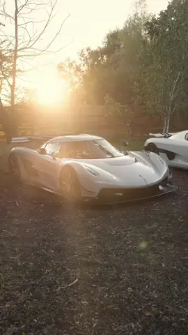 Spaceship in the sunset #koenigsegg #jesko #fyp 