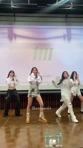 ボイプラ2にMAMAMOOやった子達が出てきて嬉しかったから私の秘蔵MAMAMOO🫶 運良くかなり小規模会場の1.5列目位で見れたリリイベ！ ゼロズになる前はムムだったんだよ〜今も大好きなオンニ達❤️‍🔥 私のロールモデル☀️🌙⭐️𓂅𓏲 #mamamoo #illella #リリイベ @mamamoo_official 