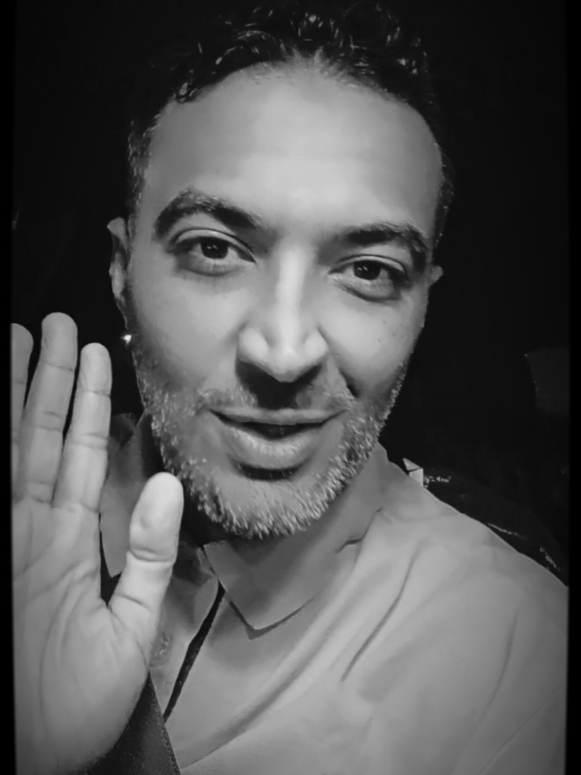 المسرحية قربت تخلص.. والممثلين بينكشفون. 📝 فيه ناس تتقن دور “أنا أحبك” بس الحقيقة؟ كانوا يمثلون طول الوقت، وانت كنت الجمهور الوحيد. #تيك_توك_الخليج #ترند_السعودية #وجوه_زيف #تمثيل_مشاعر #كشفت_اللعبة #الممثل_انكشف #تيك_توك_عربي #الخليج_يترند #كذب_بابتسامة #مشاهدات #fypシ  #اكسبلورر  #نص_الكلمة 