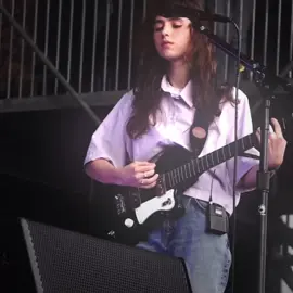 jowa mong singer, guitarist, softmasc, at amoy johnson’s baby powder #clairo #clairecottrill #fyp 