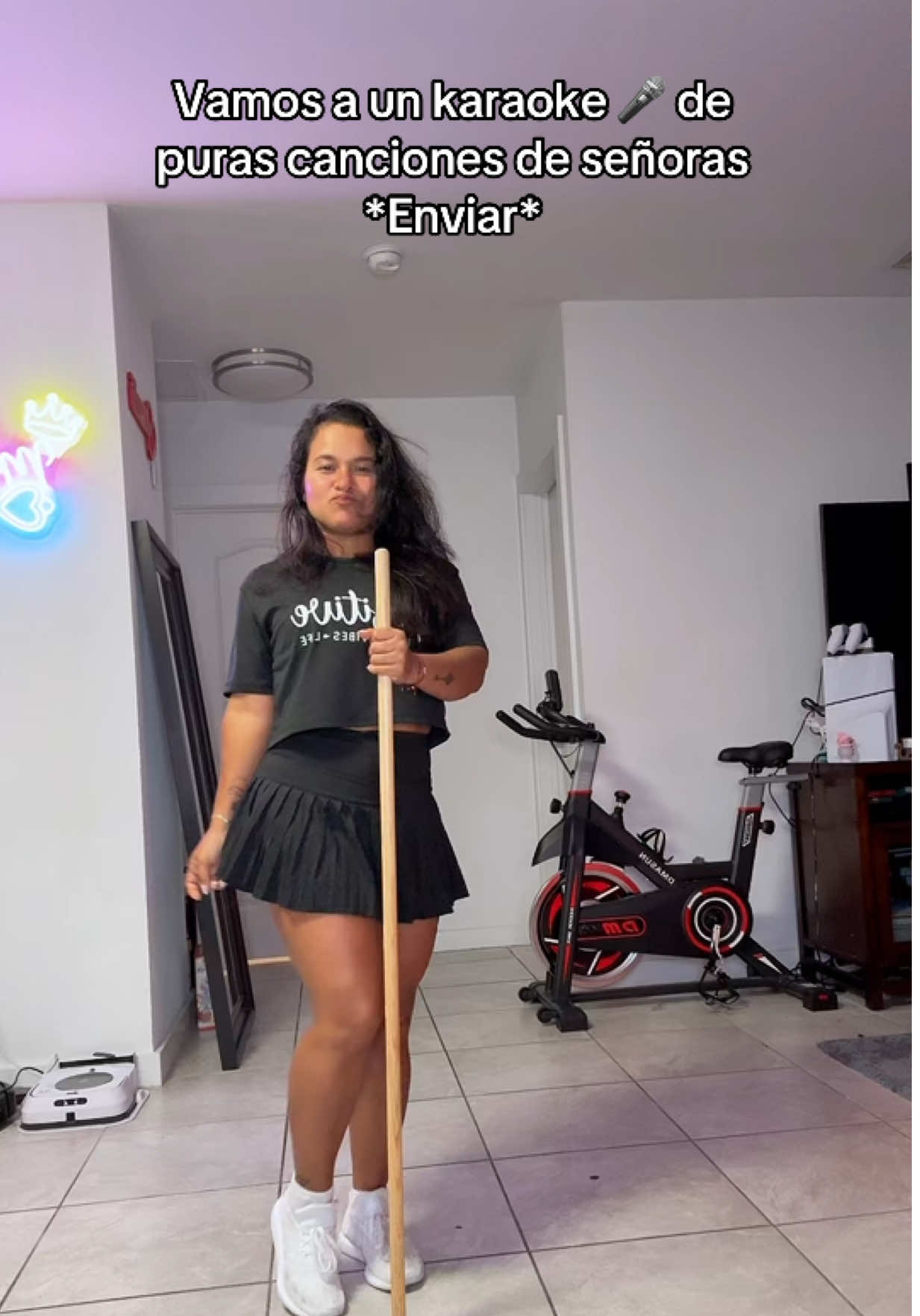 Vamos a un Karaoke 🤣🤣😂 #fyp #fypシ #vibrapositiva #miyaligil #paratupagina #viral #alejandraguzman 