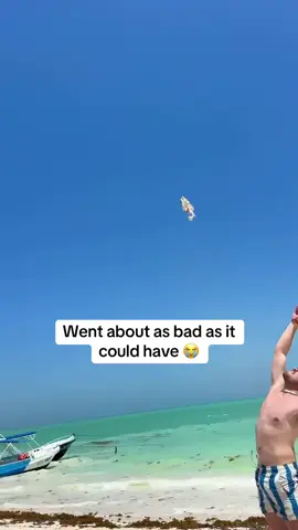 A perfect throw 😂 (via marikohlanta/IG) #fail #fish #funny #beach #Summer #oops 