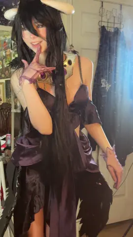 spent so long detangling this wig for it to RETANGLE SO FAST #fyp #foryoupage #albedooverlord #overlordanime #cosplay 