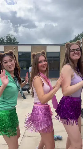 chipmunks and chippettes 😚😚 #alvinandthechipmunks #fyp #chippettes #sixthform 