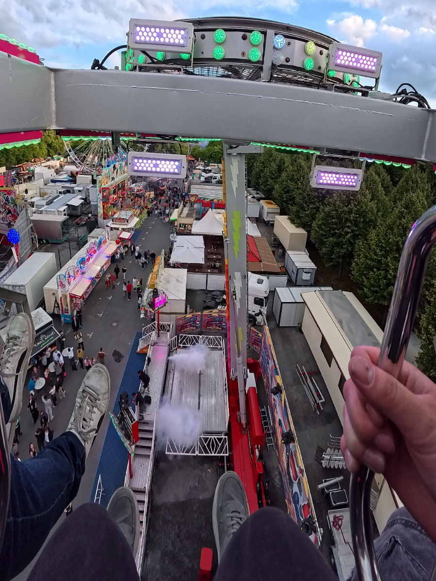 Fahrgeschäft/ Karussell: No Limit von Van Reeken Ort: Sommersend in Münster (Deutschland/ Germany) Zeitraum: 17.07. - 21.07.2025 Onride #nolimit #kirmes #kermis #lunapark #funfair #feteforaine #ferias #kirmeszauber #adrenaline #2025 #freizeitpark #amusementpark 
