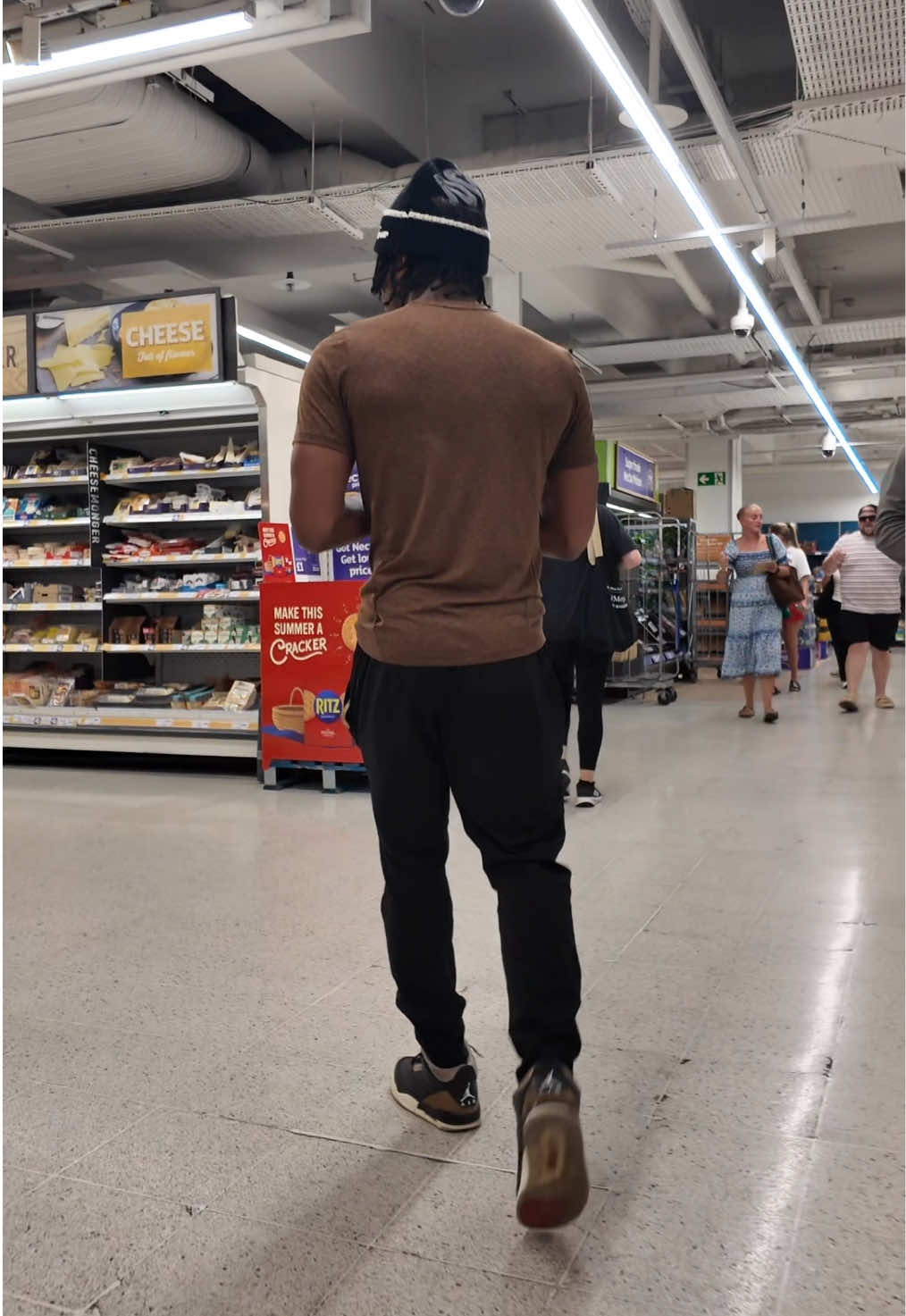 Trolling the public😹*SAINSBURYS EDITION*#paperfitness #fyp #prank 