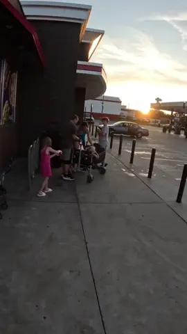 My ❤️ felt for this family 😢 #fyp #mobile #mechanic #Love #tiktok #funny #help #letsgo #car 
