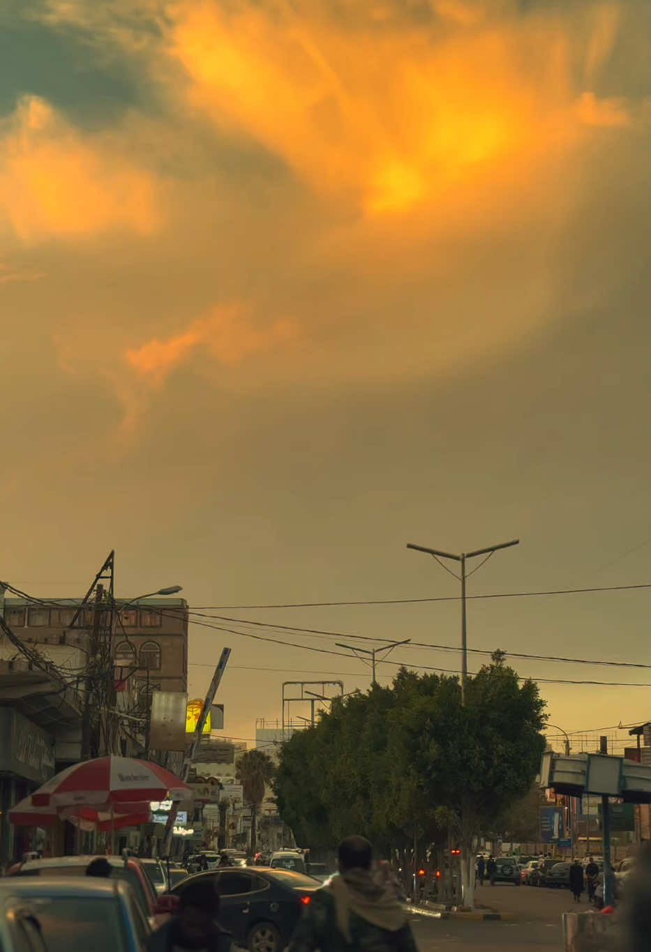 سماء صنعاء اليوم☁️بشكل سينمائي🎬🔥رأيكم باالتصوير؟ تم تصوير هذا الفيديو بااستخدام ايفون15 برو ماكس🎥🔥 موقع التصوير:صنعاء-الرويشان📍 لايك ومتابعه نوصل10K🫡🔥 #اكسبلور #اليمن #اليمن🇾🇪 #اكسبلورexplore  #capcut #viral #viralvideo #cinematic #photography #movie #video #newvideo #foryou #fyp #cinema #awsome #explore #explorepage #sky 
