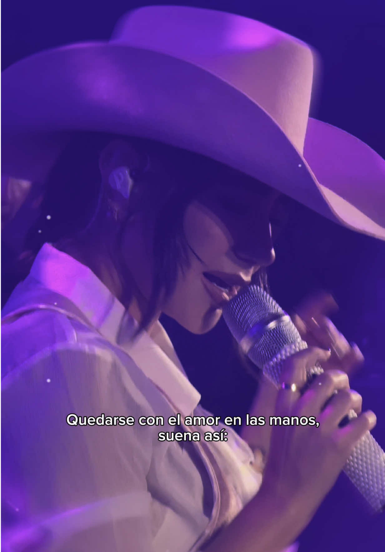 Una canción no puede doler tanto… 💔 LA CANCIÓN!  Recordando este temazo al que le tengo tanto cariño 🫶🏻 el maestro @WilfranCastillo me invitó a cantarla con el en el 2006 #H#HojaEnBlancoW#WilfranCastilloP#PaolaJaraV#VallenatoP#Populard#despechoagritoherido