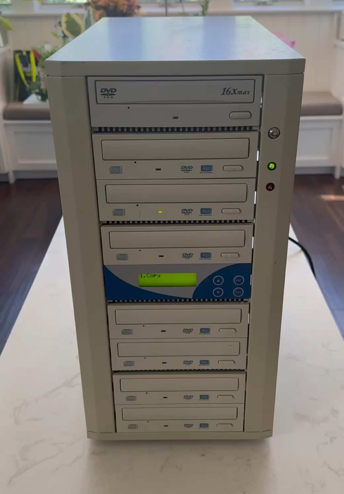 I bought an 8-drive DVD duplicator for $15!  #reuse #retro #retrocomputing #vintage 