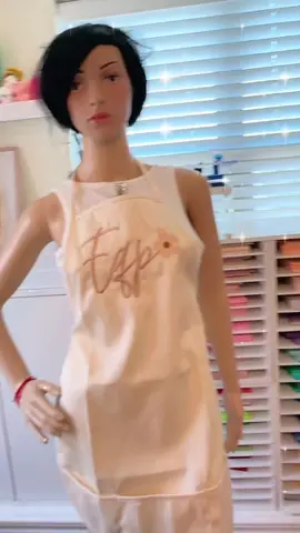 🤩🌸#apron #embroidery #personalizedgifts #personalizedaprons #giftideas 