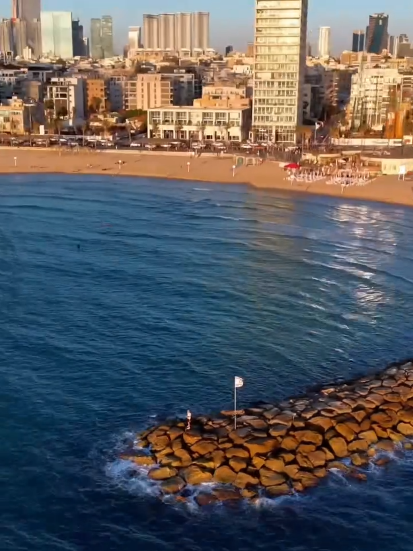 Welcome to @telaviv_city! 🇮🇱💙 A city where the Mediterranean Sea kisses the skyline. 🌊🌇 From sunrise walks to electric nights, Tel Aviv never stops shining! ✨ 🎥@visit_israel