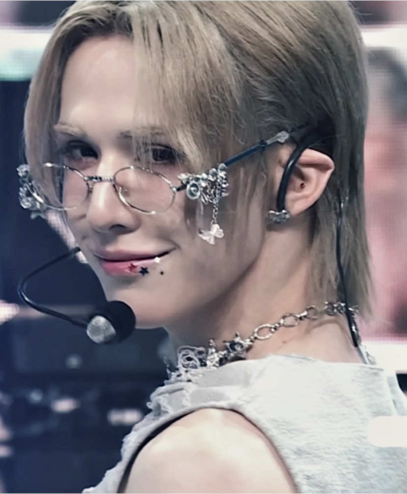 #WUMUTI ; i need a stronger word than mother right now, let’s keep ignoring the quality! 2/4 #wumutiedit #xlov #xlovedit #evol #edit #edits #kpop #kpopedit #kpopfyp #squidgame #velocityedit #fyp 