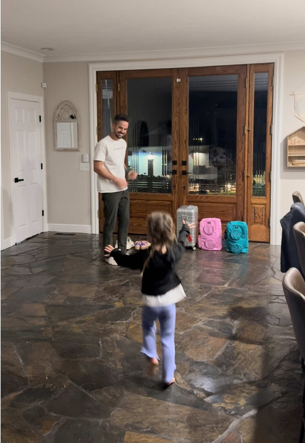 Over 3000 miles, 2 planes, a uber, and memories that will last us a lifetime. Thankful for these memories with my daughters. #daddydaughtertrip  