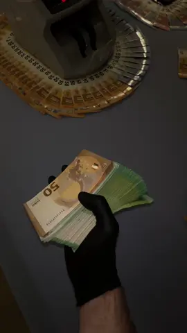 #propmoney #moneytok #money #fyp #motivation #50euro #euro #100euro 