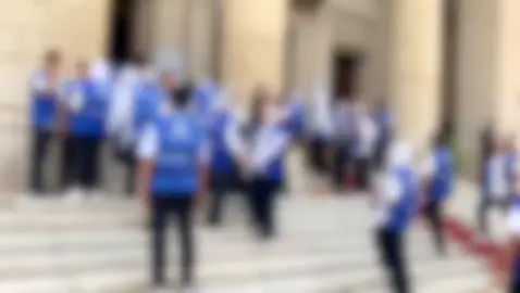 في كل لحظة مهمة، هتلاقينا دايمًا في الصفوف الأولي 🤩 من تنظيم فعاليات رئاسية لبطولات رياضية، ومع الوزارات، المحافظين، الجامعات، والأندية احنا دايمًا موجودين 💙 متنساش تسجل وتبقى جزء من حكايتنا 🫵🏻 #وزارة_الشباب_والرياضة #متطوعي_وزارة_الشباب_والرياضة_YLY #التطوع  #comingsoon 