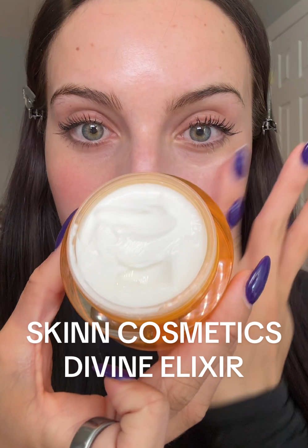 72hrs of hydration for silky, plump, dewy skin. Your moisturizer isn’t doing this because the amount of testing that gets done to make these claims are $$! ✨ Manuka honey, Niacinamide, vitamin c, and packaged with other top notch ingredients ✨ brightens, evens, firms, and adds a luminous glow You must try this. I am blown away @SKINN Cosmetics @Dimitri James  #skinn #skinndivineelixir #divineelixir #firmingcream #firmingskincare #skinncosmetics #moisturizer #facecream #skincare #matureskin #dealsforyoudays #tiktokshopcreatorpicks #ttsbeautybesties 