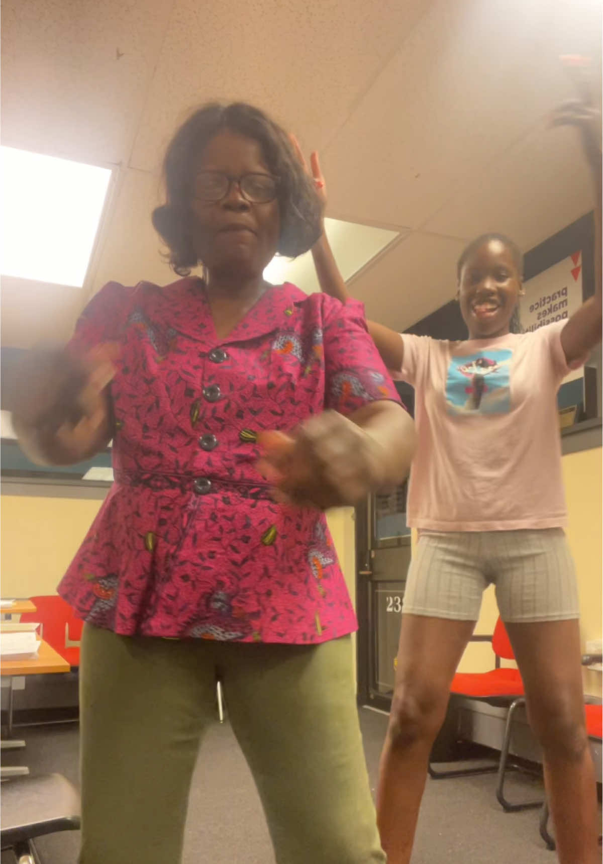 Get it mama get it mama 🔥 bust it downnnnnn #fyp #momma #takeyouthere #philly #freestyle 