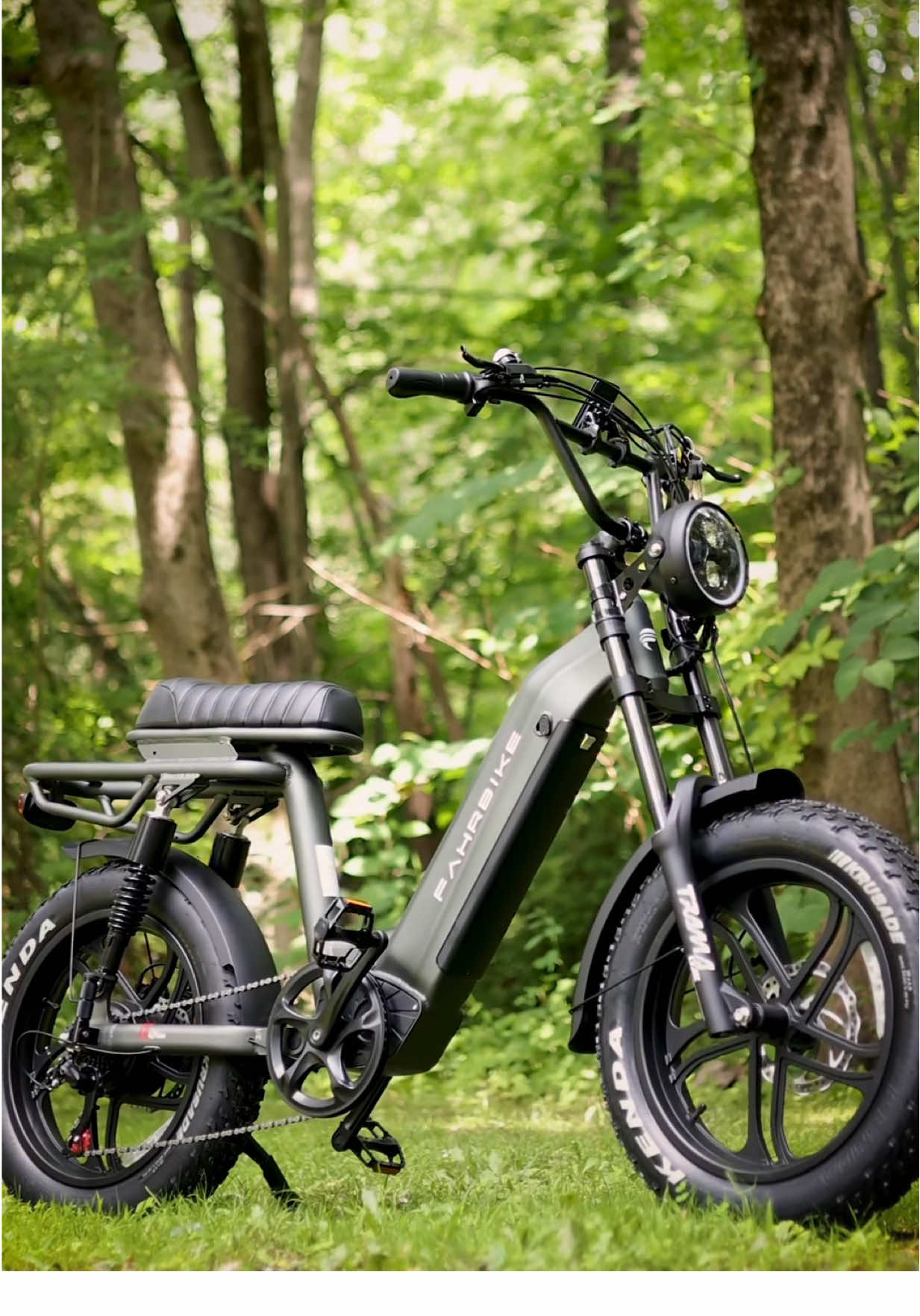 New E-bike in the shop!! $800 coupon for a limited time. Available in multiple colors. Comes with rear pegs for a second rider and enough room to add a basket. We have over 10 different bike models to choose from so check out our shop.  #electricbike #ebike #bikelife #bestbike2025 #review #ridingtimes #driftslide #freego #