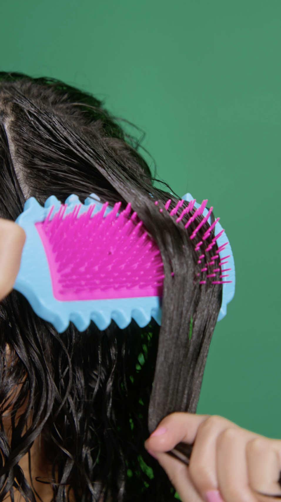 A Ricca Flex Fita Curl entrega fitagem estruturada, definição de respeito e muuuuita praticidade. 🌀 Descobrir essa escova foi tipo: onde você tava esse tempo todo?! 💖 E você, tá ansiosa pra testar essa revolução nos seus cachos? 😉 #Ricca #Cachos