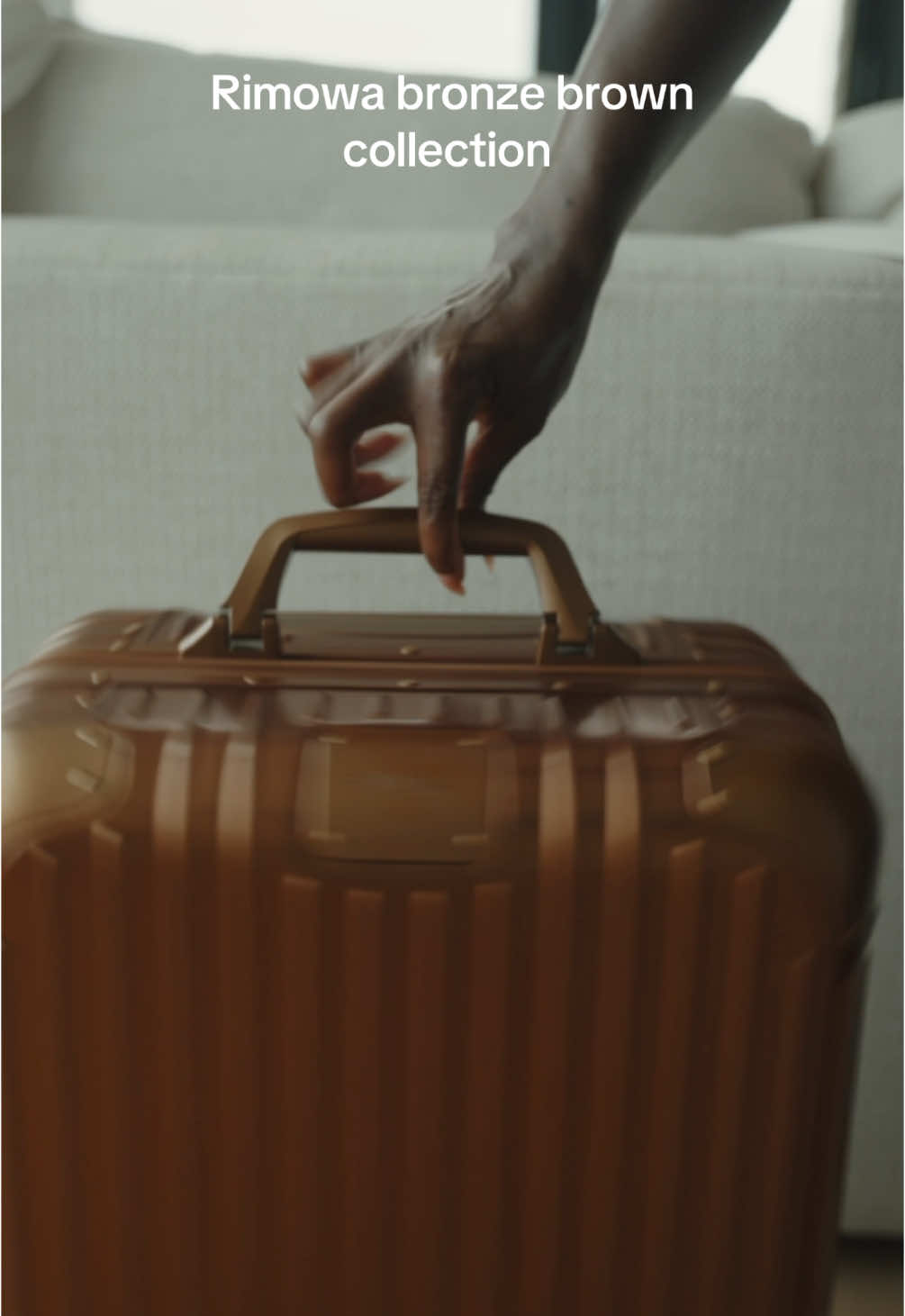 A girl’s first @RIMOWA and it’s the bronze brown collection #luggage #rimowa 