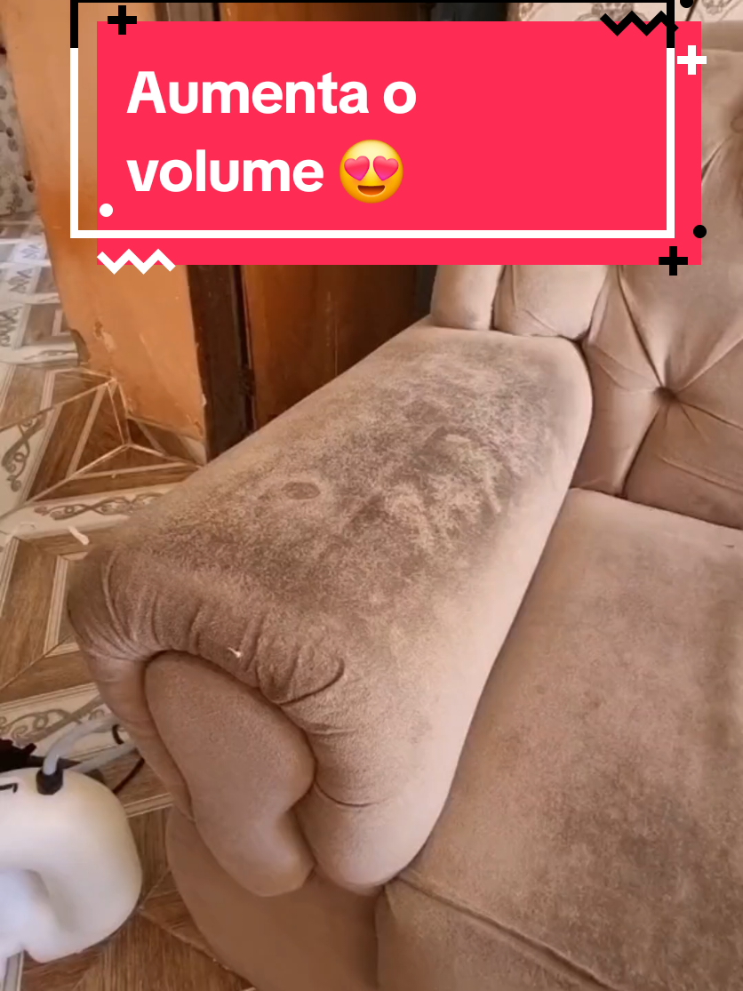 Esse sofá estava pedindo uma higienização 😍 #higienizaçãodesofas #limpezaprofissional #higienizacaodeestofados #trending #higienização  #satisfyingcleaning 