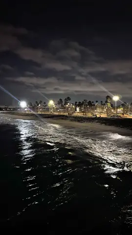 Newport at midnight #beach #night #beachatnight #waves #ocean #newportbeach #beachvibes #midnight 
