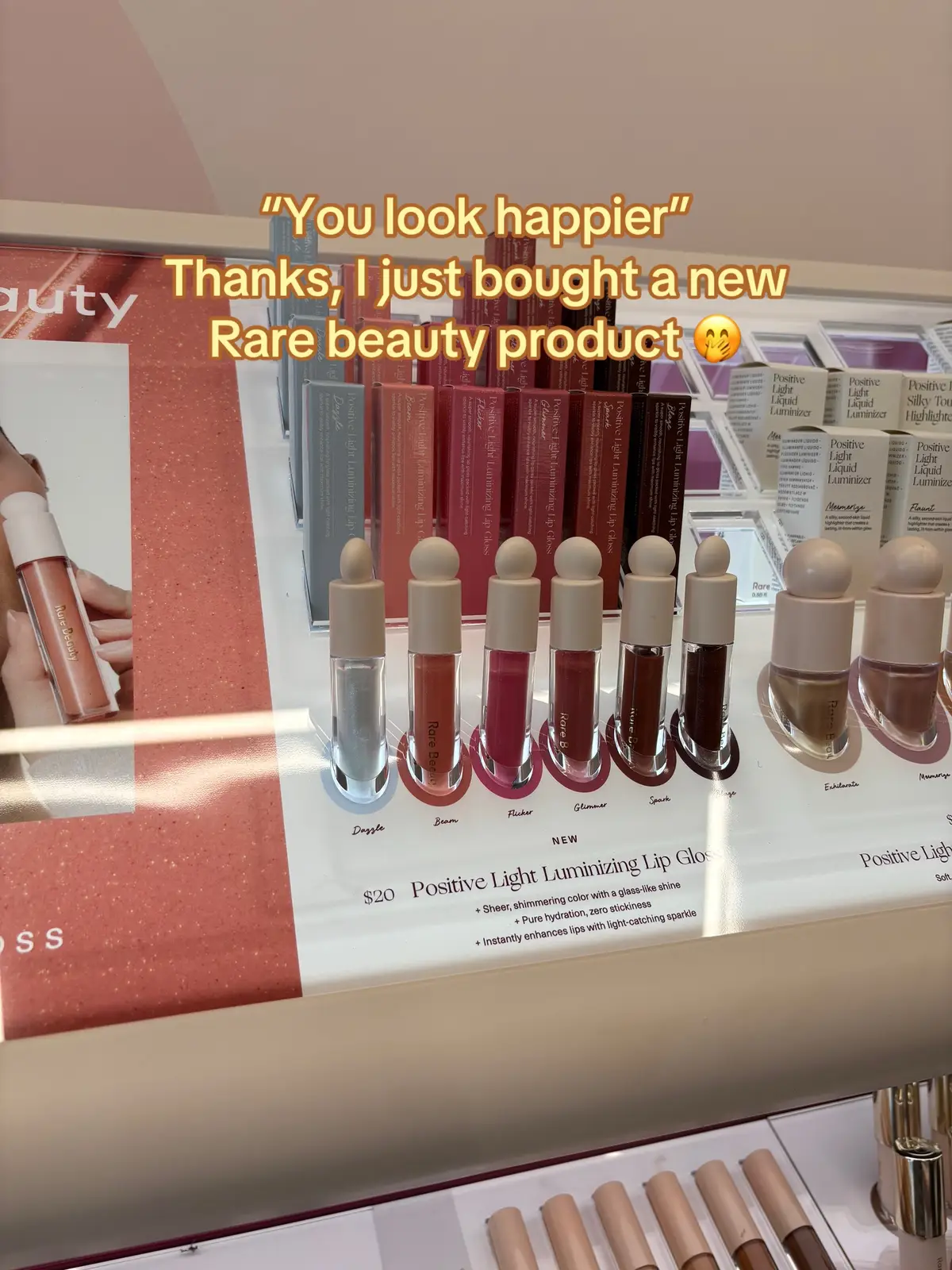 I loveeee @Rare Beauty ! I need to stop buying lip gloss, it’s an addiction 🤭🤩 #rarebeauty #youlookhappier #makeuptok #rarebeautymakeup #rarebeautylipgloss #makeup 