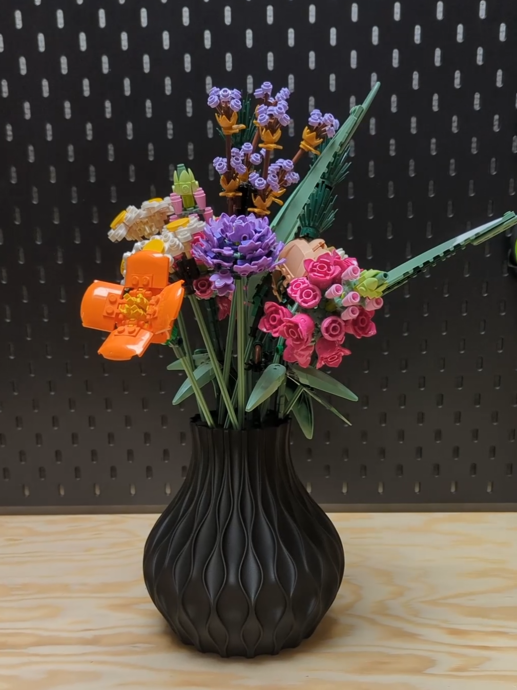 This is my second large vase for Lego flowers :) Available on my Etsy store . . #legoflowers #SmallBusiness #productdesign #3dprinting 